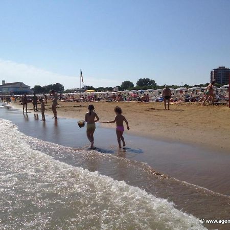 Lignano Sabbiadoro With Pool Apartment Luaran gambar