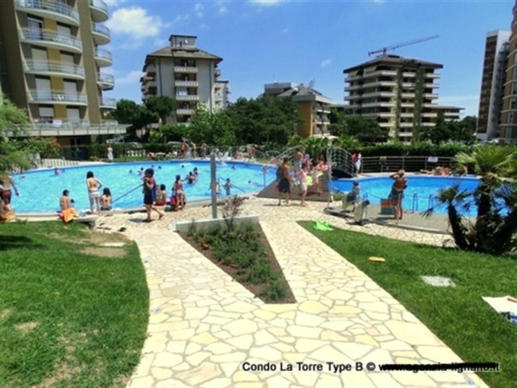 Lignano Sabbiadoro With Pool Apartment Luaran gambar